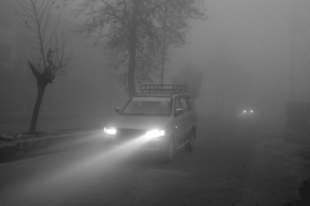 Dense Fog Causes Train Delays and Temperature Drops Across India Fog Disrupts Train Services in Delhi and UP